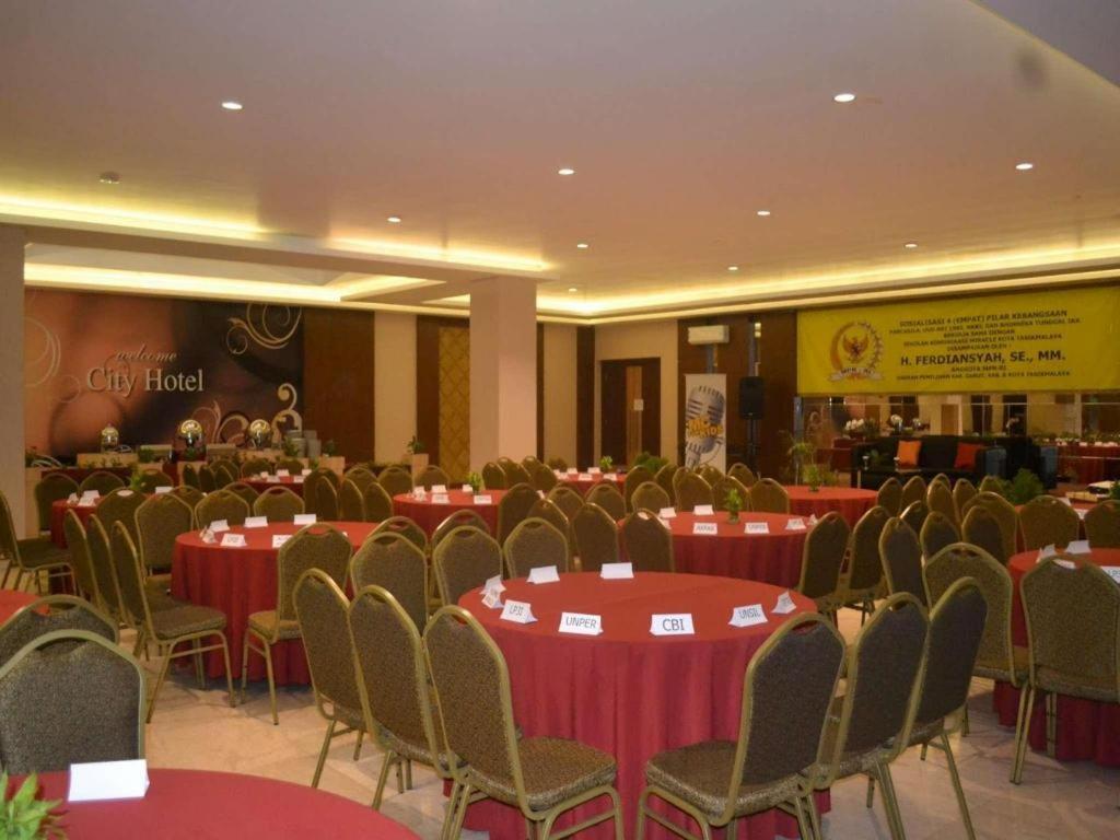 City Hotel Тасикмалая Екстериор снимка