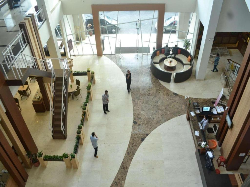 City Hotel Тасикмалая Екстериор снимка
