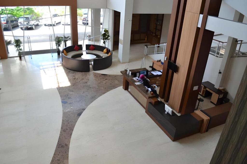 City Hotel Тасикмалая Екстериор снимка